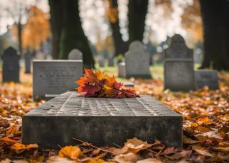 Współczesne sposoby upamiętnienia na cmentarzu - jaki pomnik wybrać?